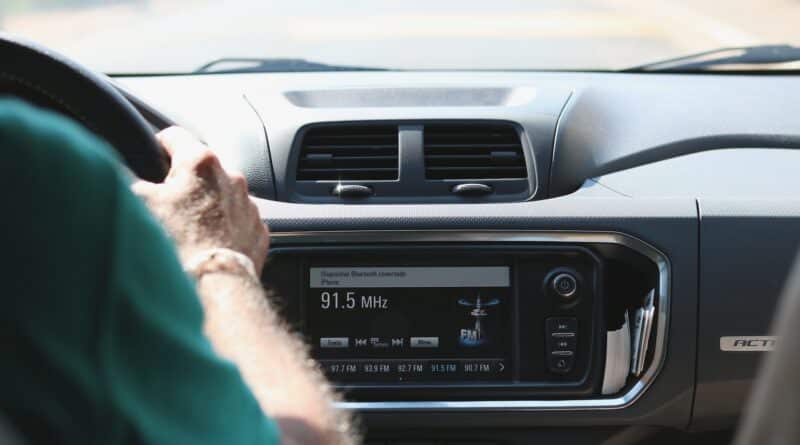 Qual melhor rádio automotivo?